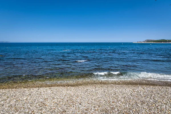 Felsiger strand von costa brava, spanien — Stockfoto