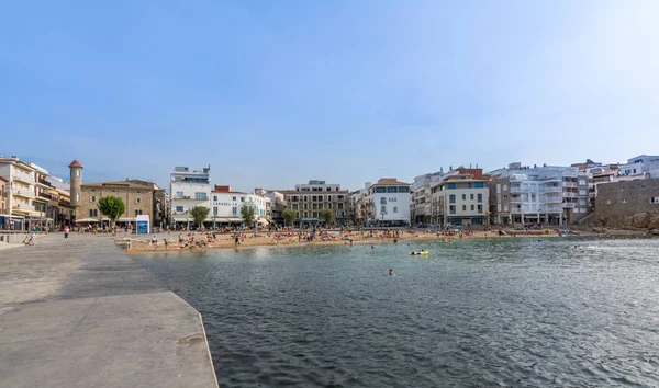 Porto velho em LEscala, Costa Brava, província de Girona, Espanha — Fotografia de Stock