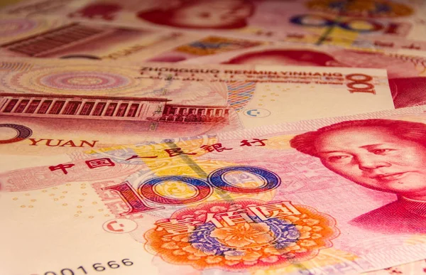 Nota de 100 yuans ou renminbi, Moedas chinesas — Fotografia de Stock