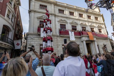 Reus, İspanya. Eylül 2017: Castells, bir castell geleneksel olarak festivaller Catalonia içinde yerleşik bir insan kulesi performanstır