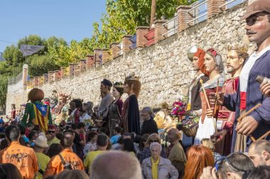 Alcover, İspanya. Ekim 2017: Devler ve büyük başları, geleneksel festival, İspanya.