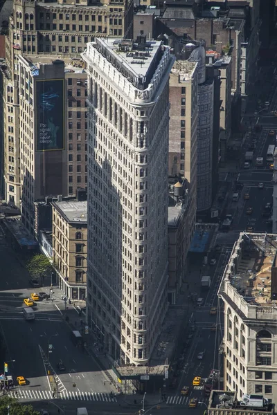 Flygfoto över gatorna i New York City inklusive Flatiron building — Stockfoto