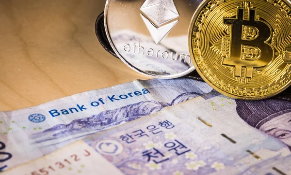 Sydkoreanska vann valuta, bitcoin och ethereum. Affärsidé. — Stockfoto