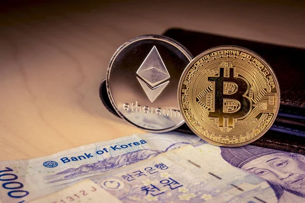 Sydkoreanska vann valuta, bitcoin och ethereum. Affärsidé. — Stockfoto