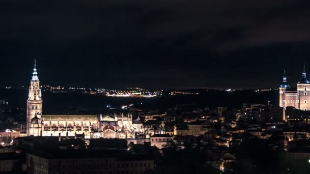 Vista noturna em Toledo, Castilla La Mancha, Espanha — Vídeo de Stock