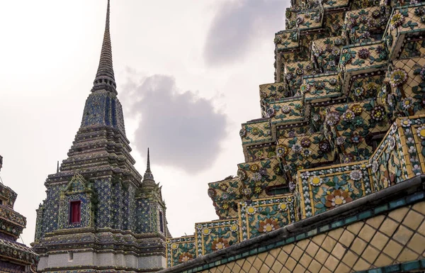 Wat Pho templo em Bangkok, Tailândia — Fotografia de Stock