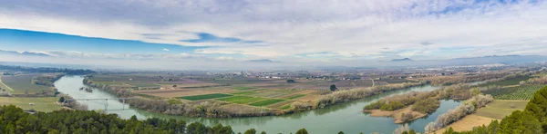 Río Ebro, España, pasando cerca de Mora la Nova y Mora dEbre —  Fotos de Stock