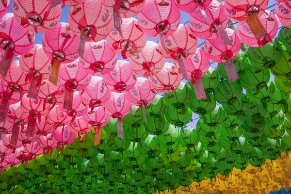 Lanternas de papel no templo budista de Seokguram, Coreia do Sul — Fotografia de Stock