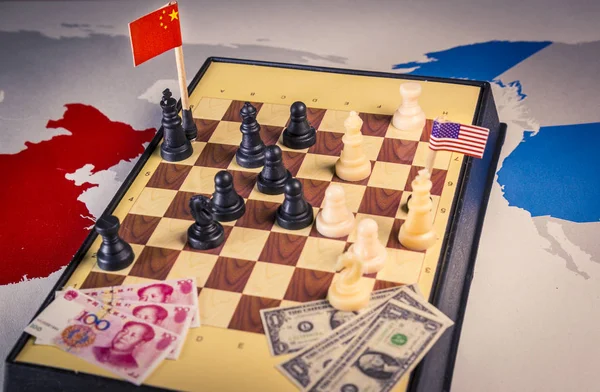США і Китай гри в шахи. Концепція торгівлі війни — стокове фото