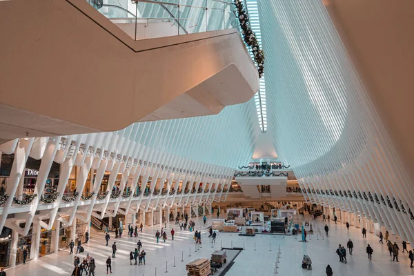 El centro de transporte de Oculus en la nueva estación de metro del World Trade Center NYC . — Foto de Stock