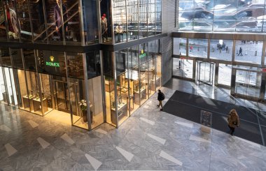 Manhattan 'ın batı yakasındaki Hudson Yards alışveriş merkezinin lobisinde Rolex mağazası.