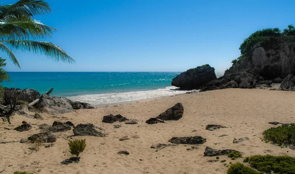 Mar do Caribe e praia natural em Aguascalientes, México — Fotografia de Stock