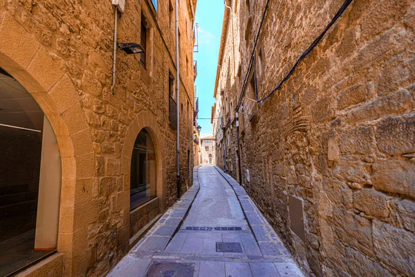 Alte straße im historischen zentrum von solsona, katalonien. — Stockfoto