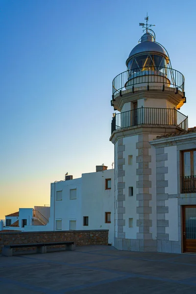 White lighthouse in the medieval town of Peniscola, Spain. — 스톡 사진