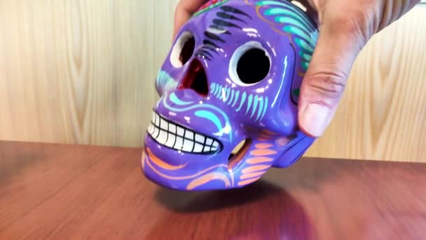 Calavera colorida decorada, símbolo de la muerte de México — Vídeos de Stock