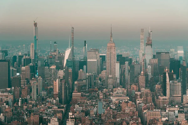 Drie nieuwe superhoge wolkenkrabbers in aanbouw in New York — Stockfoto