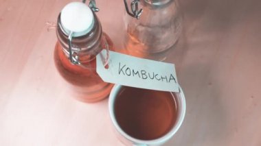 Ev yapımı Kombucha yeşil çayının en iyi manzarası..