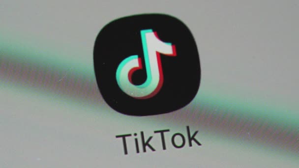 Barcelona, Espanha. 20 de abril: tiktok app logo close-up — Vídeo de Stock