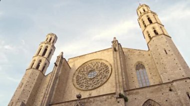 Barcelona 'daki Santa Maria del Mar Bazilikası' nın cephesi