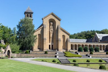 Belçika Ardennes avlu Orval Manastırı