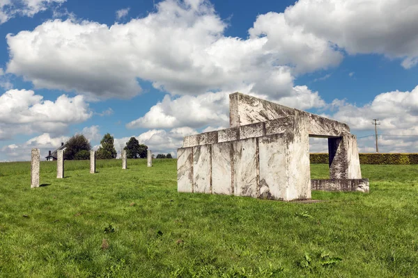 Europalia monument de marbre à Nadrin en Ardennes belges — Photo