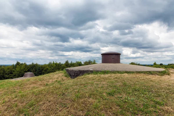 在附近的凡尔登堡 Douaumont 机炮塔在 Ww1 battlefi — 图库照片