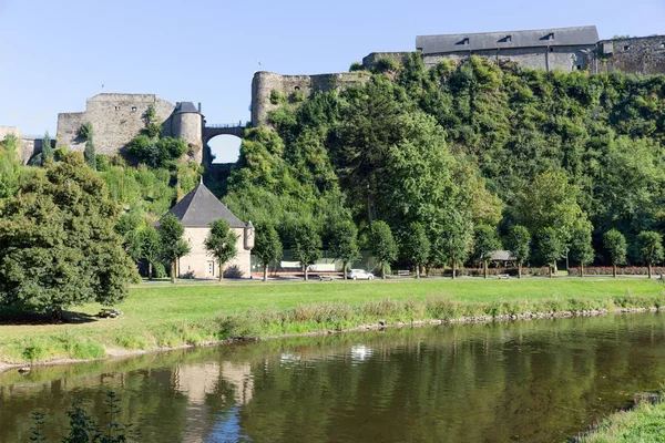 Středověký hrad Bouillon v belgických Ardenách — Stock fotografie
