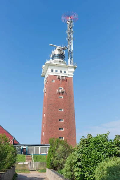 Faro con equipo de telecomunicaciones en la isla alemana Hel —  Fotos de Stock