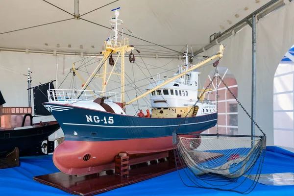 Modelo a escala del buque pesquero —  Fotos de Stock