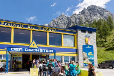 Avusturyalı Dachstein buzul teleferik istasyonu Vadisi