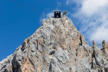 Teleferik Avusturya'nın Dachstein dağ istasyonunda görüntülemek