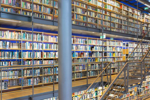Bibliotheek Technische Universiteit Delft in Nederland — Stockfoto