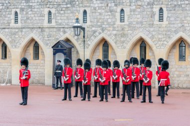 Değişen güvenlik töreni Windsor Castle, İngiltere