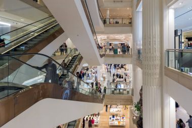 Selfridges mağaza Lo insanlarda alışveriş ile merdiven