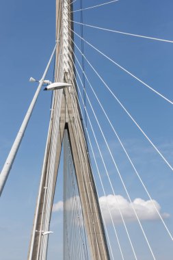 Pilon Fransız köprü Pont de Normandie çelik kablolar ile 