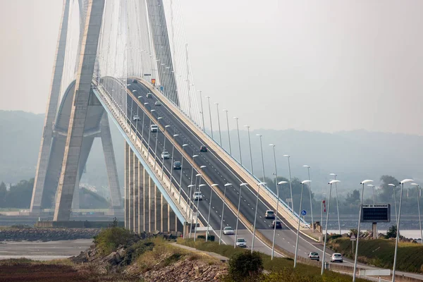 Pont de Normandie, puente que cruza el río Sena en Francia —  Fotos de Stock