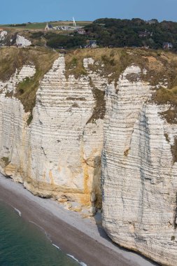 Kalker kayalıklardan yakınındaki Etretat Normandie, Fransa ile kırsal manzara