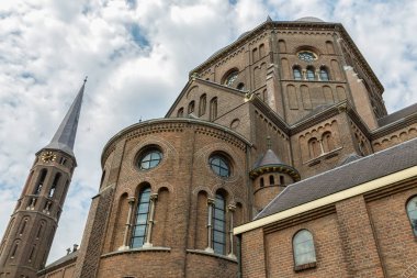 Windows ve kuleleri cephe Dutch kilise