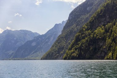Konigssee Almanca dikey Dağları ile çevrili Berchtesgaden yakınlarında