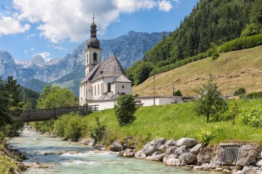 Kilise Ramsau Alman Bavyera Alpleri'nde Berchtesgaden yakınlarında
