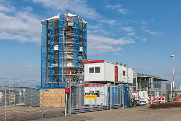 Torre de control Aeropuerto de Lelystad en construcción . — Foto de Stock