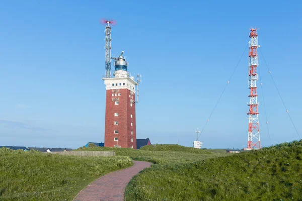 Alman deniz feneri ve iletişim donanımları ile Helgoland Adası — Stok fotoğraf