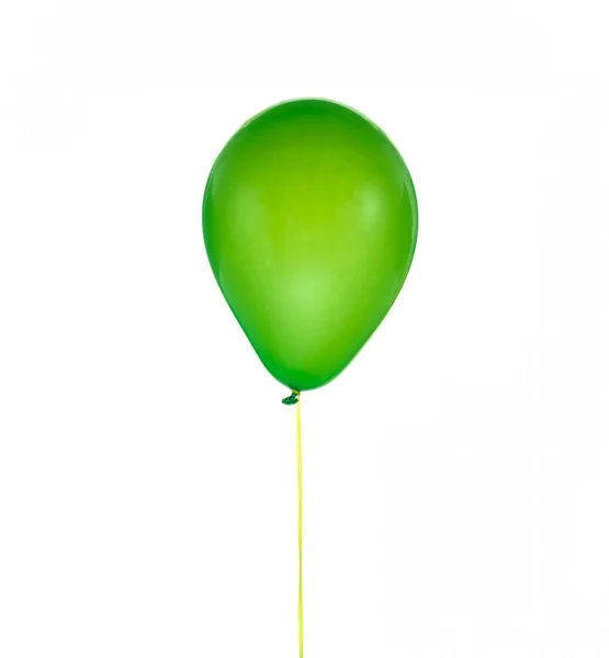 Doğum günü için yeşil balon ve beyaz arka planda izole edilmiş kutlamalar — Stok fotoğraf