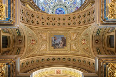 Macaristan, Saint Stephens Bazilika Budapeşte 'nin süslü tavan kubbesi
