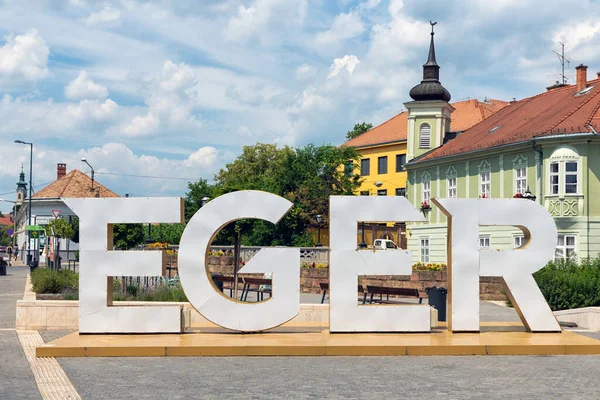 Grandes lettres de Eger centre-ville à Eger, Hongrie — Photo