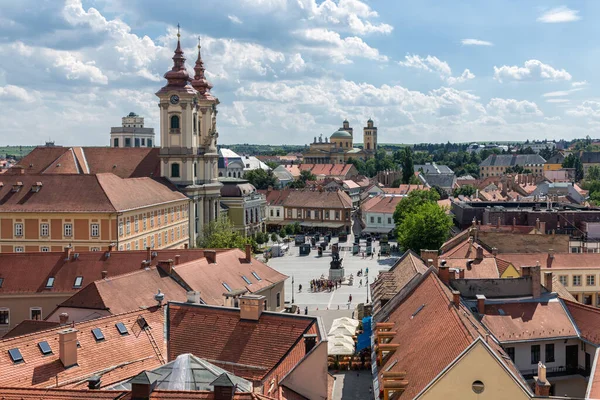 Luchtfoto middeleeuwse stad vanaf kasteel Eger, Hongarije — Stockfoto