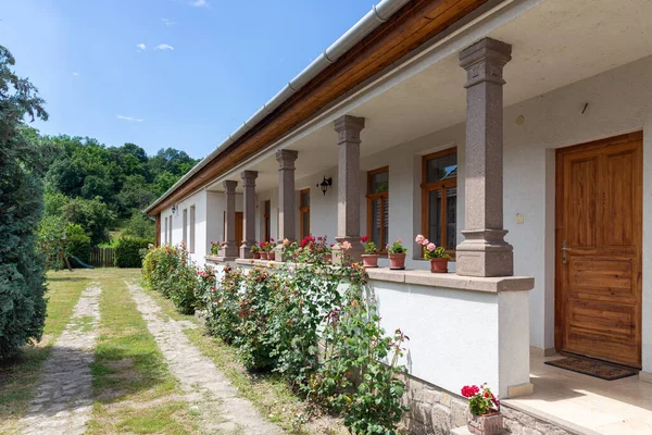 Holiday house with veranda in village Szomolya near Eger, Hungary — Stock Photo, Image