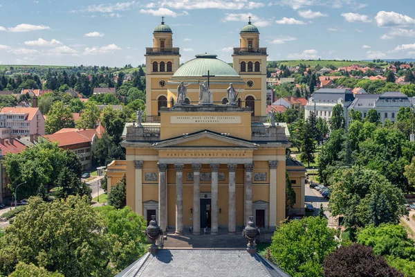 Basílica da Catedral de Fachada também chamada de Catedral de Eger em Eger, Hungria — Fotografia de Stock