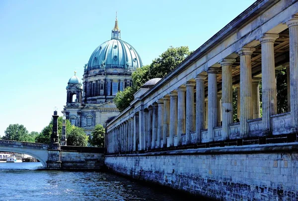 柏林-大教堂, 施普雷河和博物馆 — 图库照片