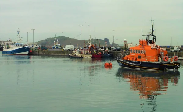 Малюнок гавані у місті Howth — стокове фото